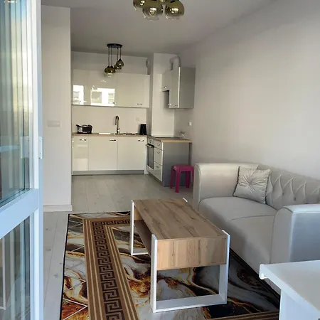 Apartment Z Tarasem I Udogodnieniami