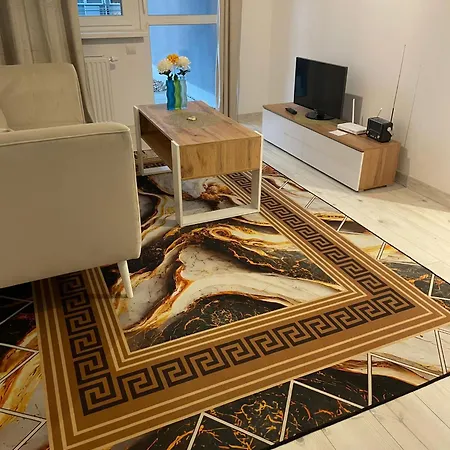 Apartment Z Tarasem I Udogodnieniami